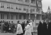 Einweihung Neubau Mitte 50er (Foto: Hans Schürer; Krankenhaus Barmherzige Brüder München; Provinzialat des Ordens der Barmherzigen Brüder)